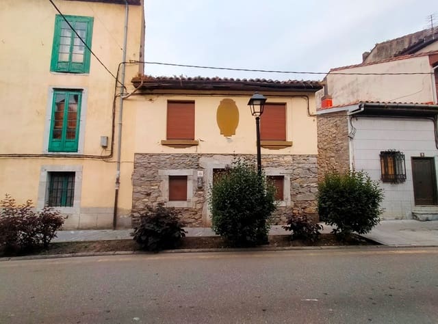 3 quarto Moradia Geminada para venda em Pravia com garagem - 60 000 € (Ref: 9037851)