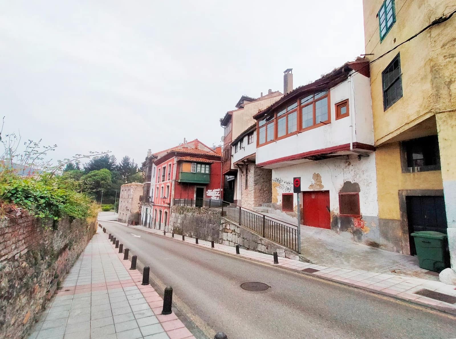 3 soveværelse Semi-Rækkehus til salg i Pravia med garage - € 60.000 (Ref: 9037851)