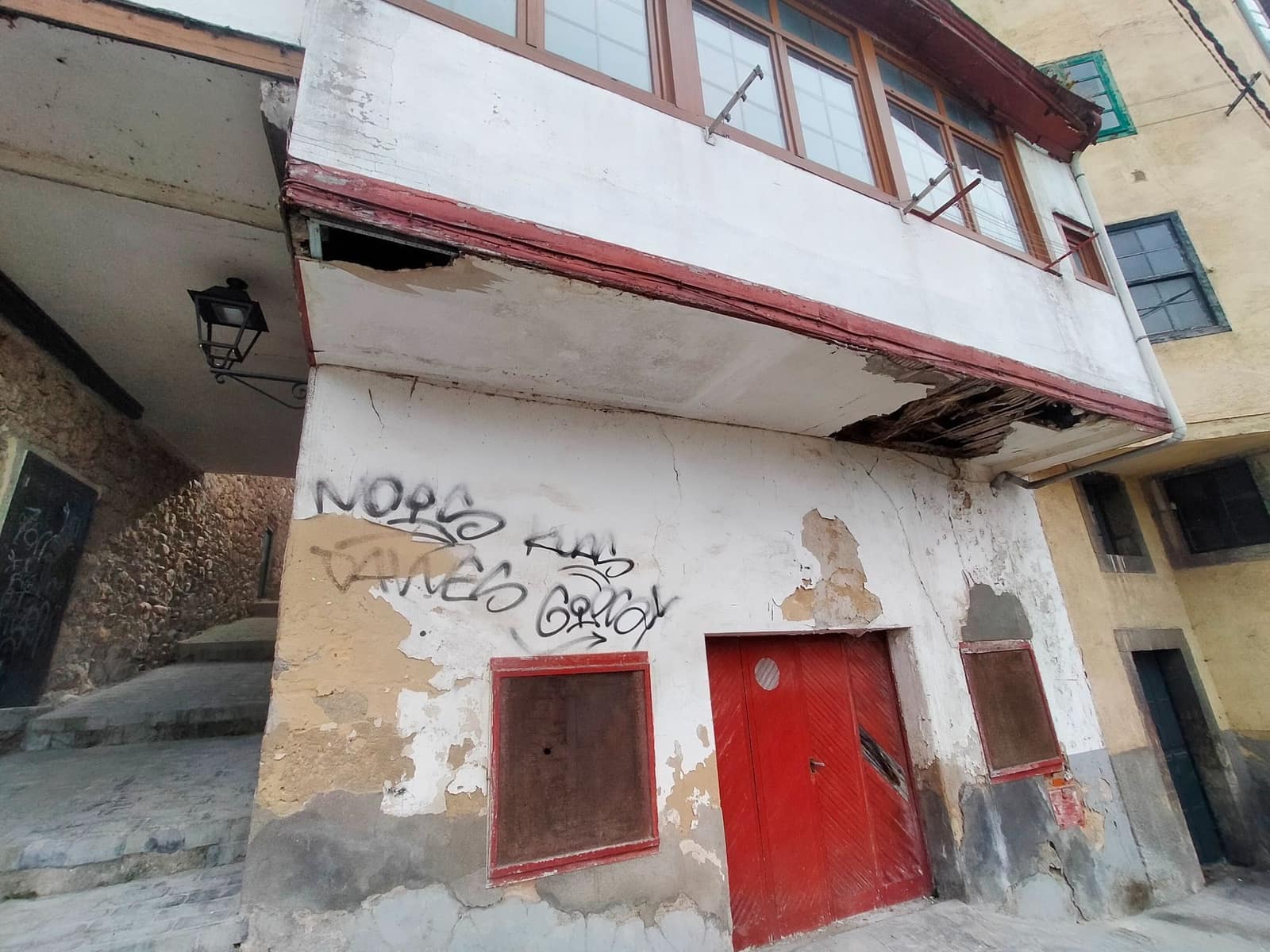 3 soveværelse Semi-Rækkehus til salg i Pravia med garage - € 60.000 (Ref: 9037851)