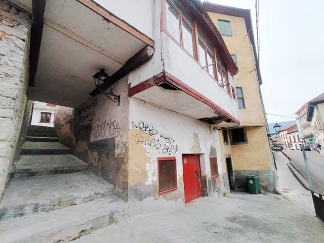 3 quarto Moradia Geminada para venda em Pravia com garagem - 60 000 € (Ref: 9037851)