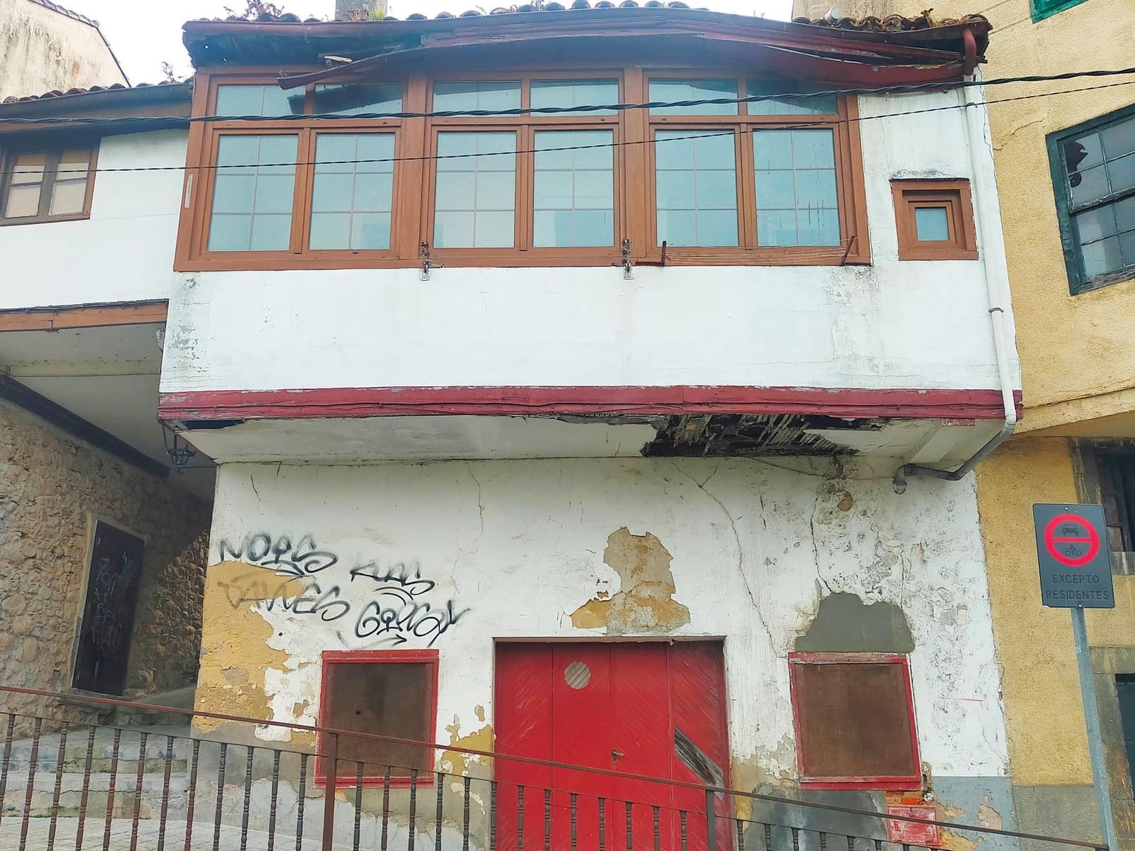 3 soveværelse Semi-Rækkehus til salg i Pravia med garage - € 60.000 (Ref: 9037851)