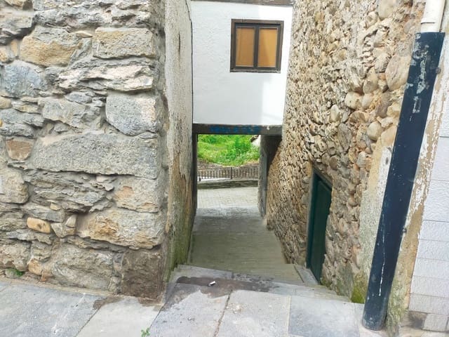 3 quarto Moradia Geminada para venda em Pravia com garagem - 60 000 € (Ref: 9037851)