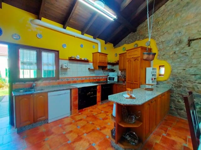 8 sovrum Villa till salu i Pravia med garage - 635 000 € (Ref: 9251876)