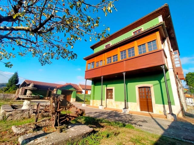 8 soveværelse Villa til salg i Pravia med garage - € 635.000 (Ref: 9251876)