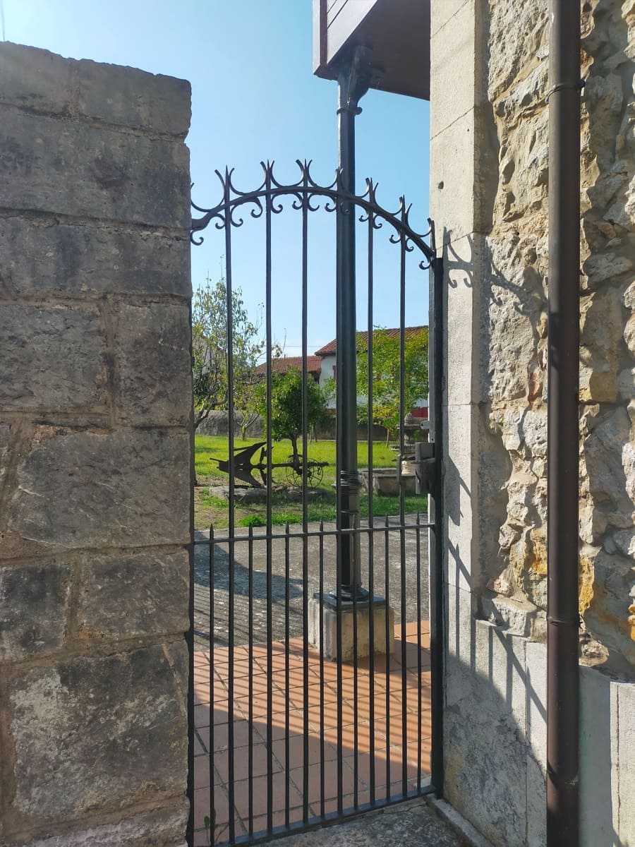 8 soveværelse Villa til salg i Pravia med garage - € 635.000 (Ref: 9251876)