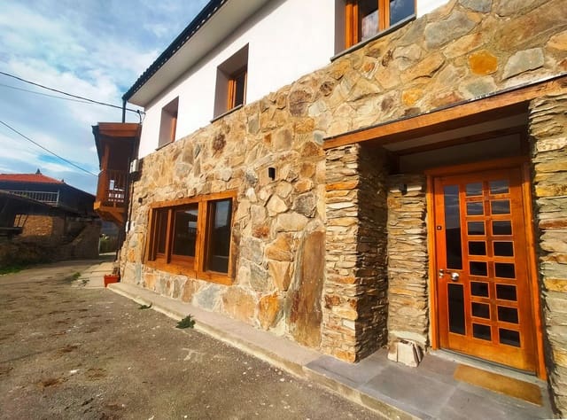 3 soveværelse Villa til salg i Cudillero med garage - € 210.000 (Ref: 9366990)