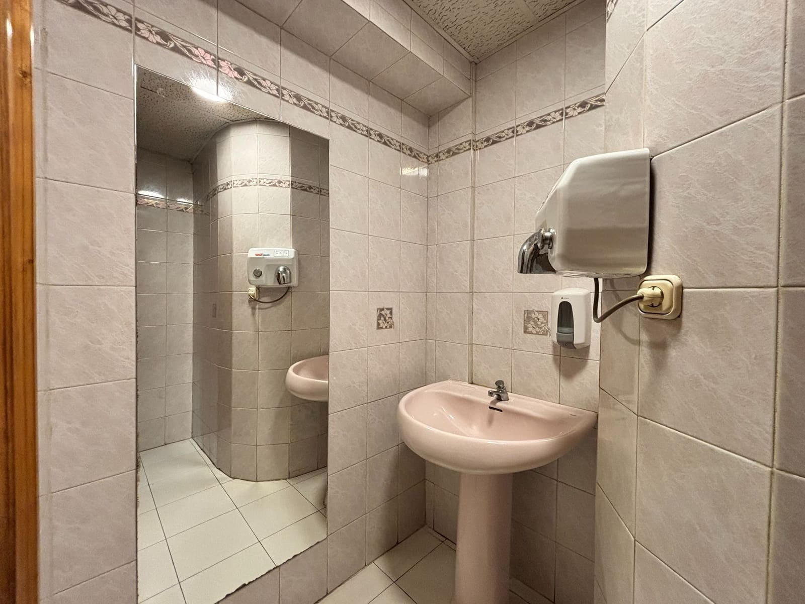 Commercial for sale in Pravia - € 115,000 (Ref: 9385163)