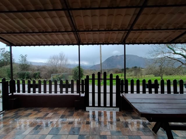 3 sypialnia Willa na sprzedaż w Salas z garażem - 150 000 € (Ref: 9554607)