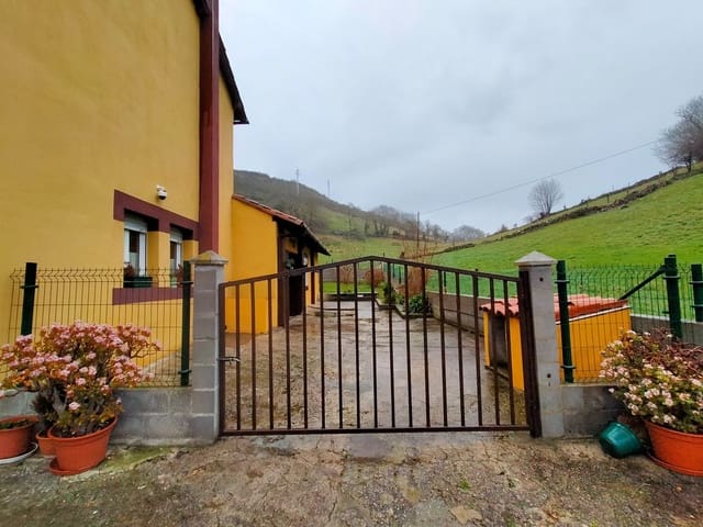 3 sypialnia Willa na sprzedaż w Salas z garażem - 150 000 € (Ref: 9554607)