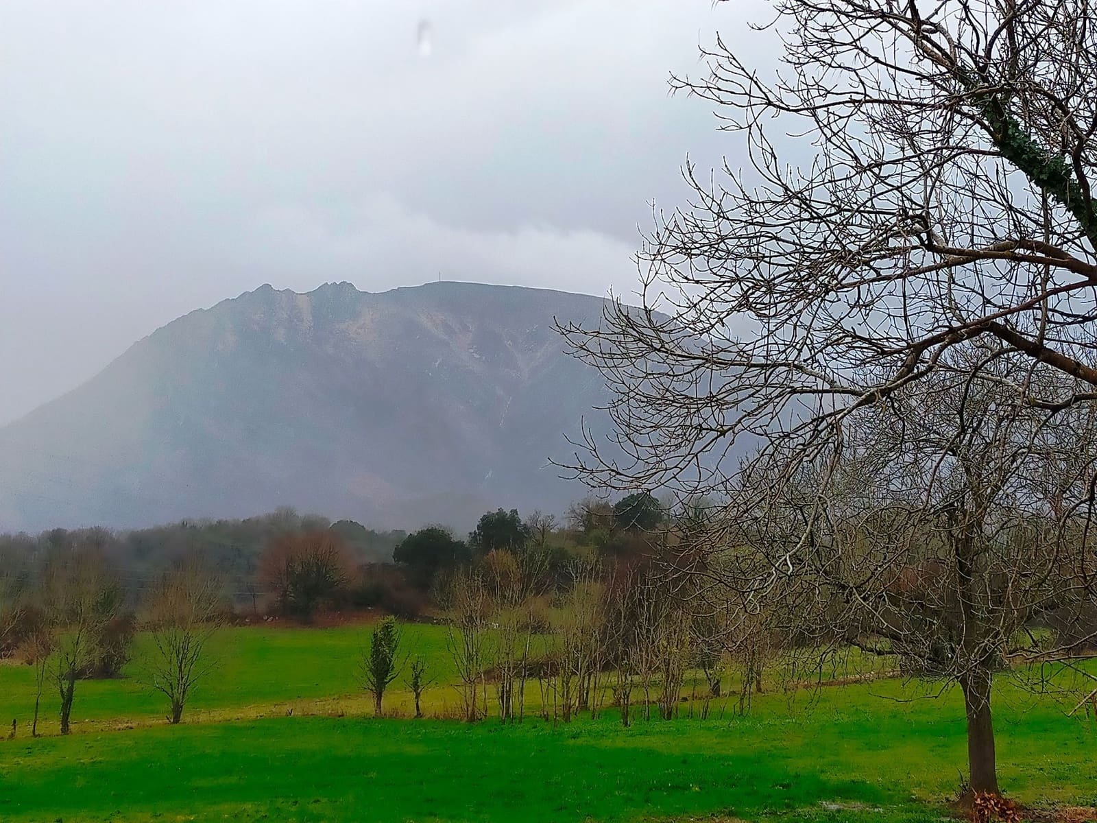 3 bedroom Villa for sale in Salas with garage - € 150,000 (Ref: 9554607)