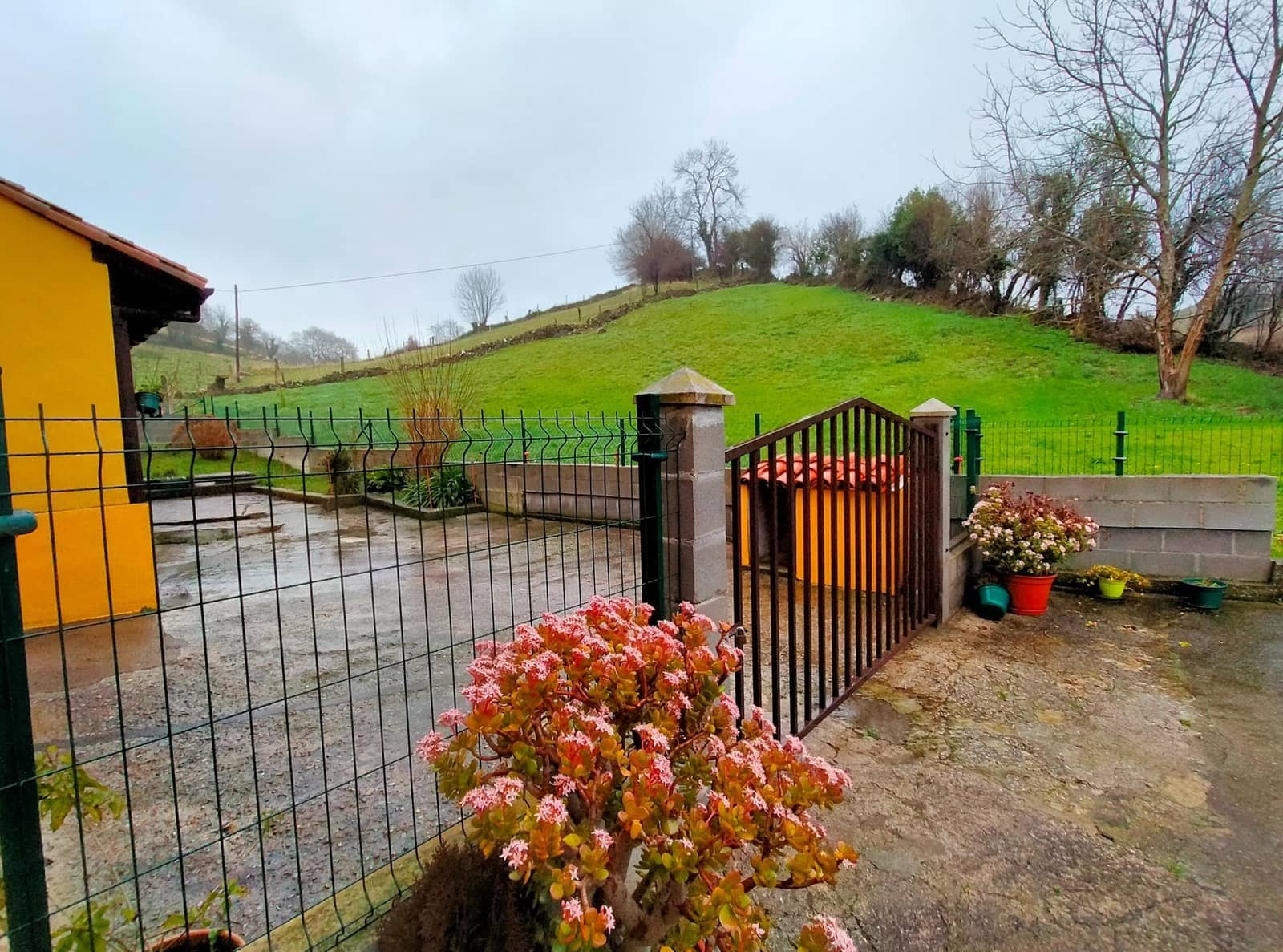 3 bedroom Villa for sale in Salas with garage - € 150,000 (Ref: 9554607)