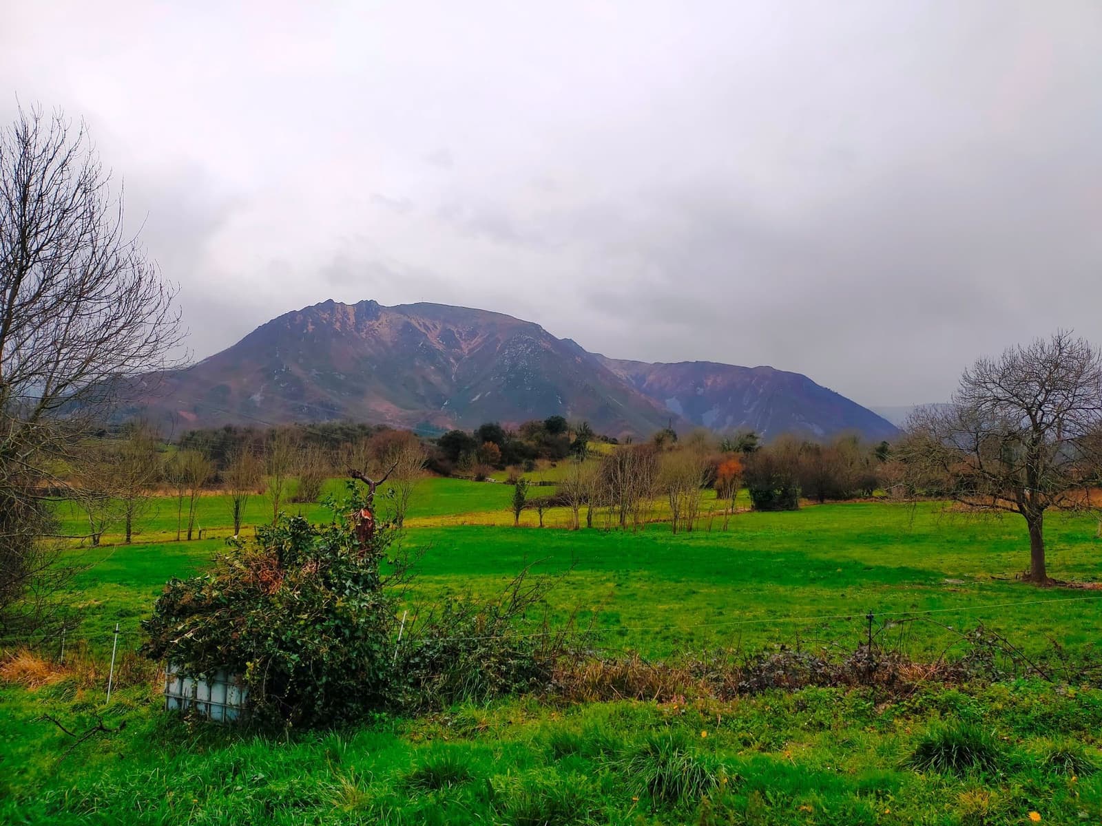 3 bedroom Villa for sale in Salas with garage - € 150,000 (Ref: 9554607)