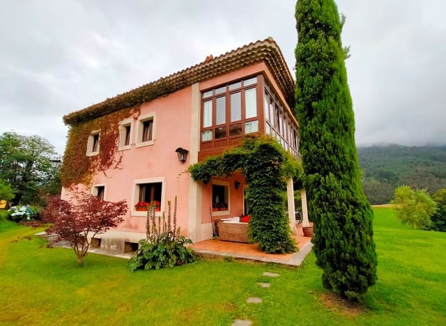 7 soveværelse Villa til salg i Cudillero med garage - € 765.000 (Ref: 9610851)