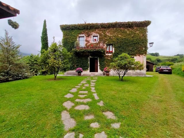 7 soveværelse Villa til salg i Cudillero med garage - € 765.000 (Ref: 9610851)