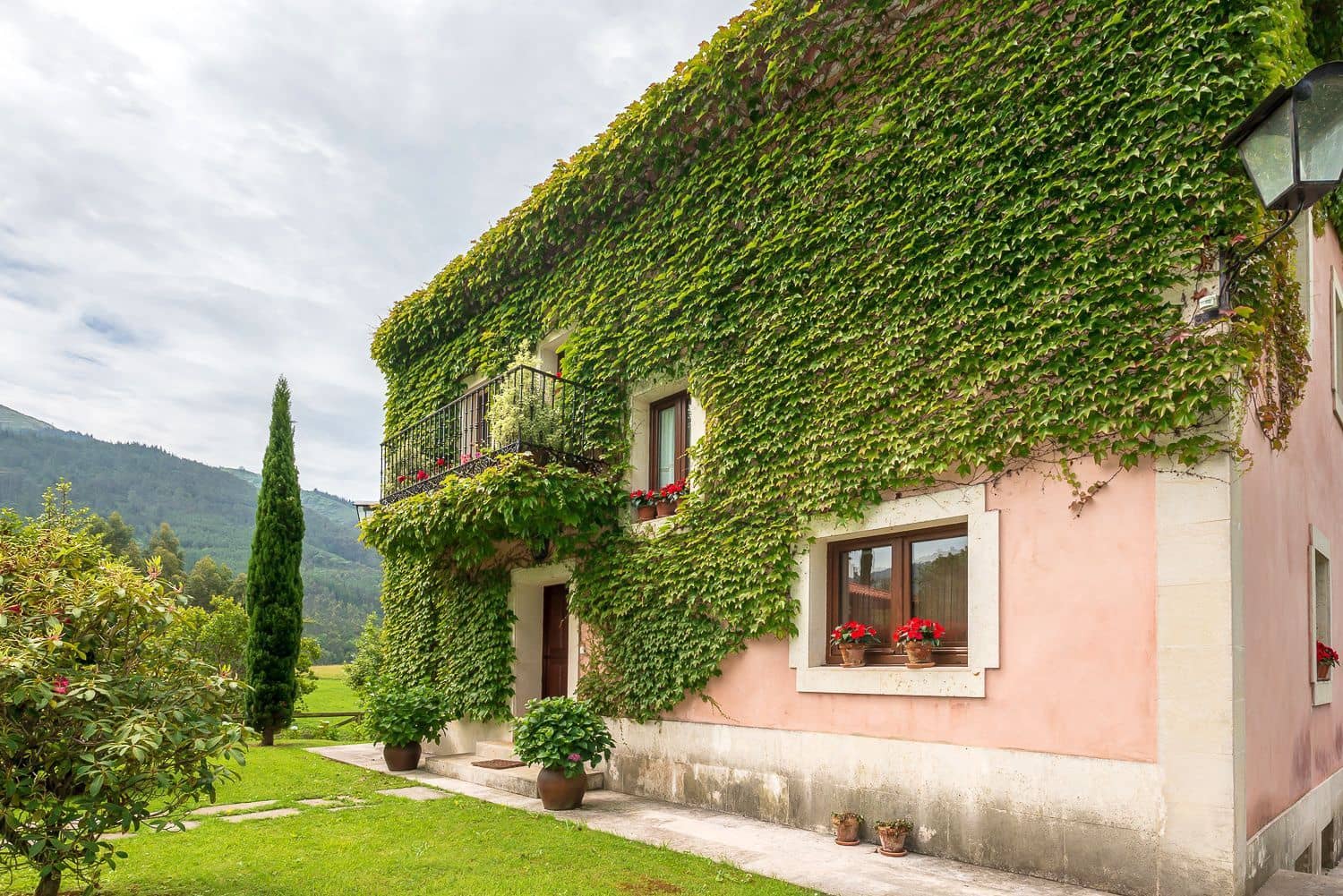 7 bedroom Villa for sale in Cudillero with garage - € 765,000 (Ref: 9610851)