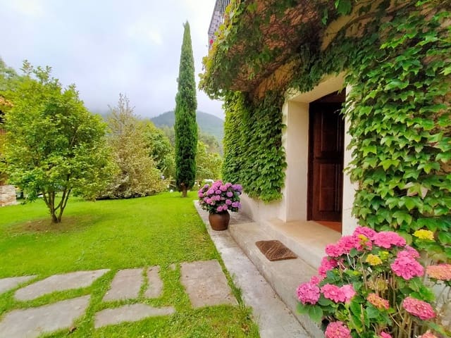 Chalet de 7 habitaciones en Cudillero en venta con garaje - 765.000 € (Ref: 9610851)