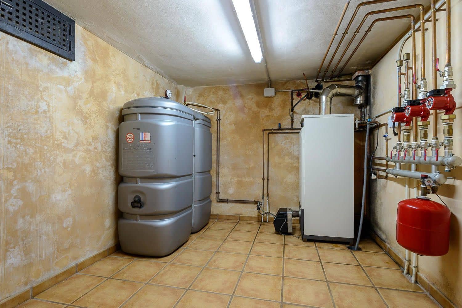 7 bedroom Villa for sale in Cudillero with garage - € 765,000 (Ref: 9610851)