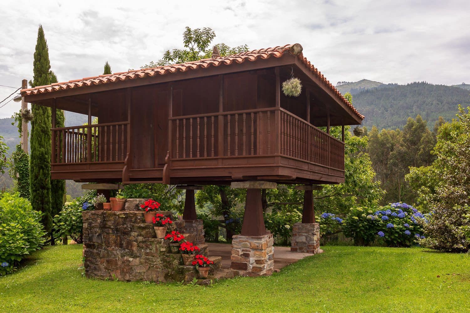 7 bedroom Villa for sale in Cudillero with garage - € 765,000 (Ref: 9610851)