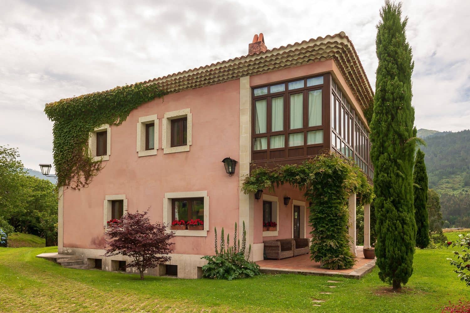 7 bedroom Villa for sale in Cudillero with garage - € 765,000 (Ref: 9610851)