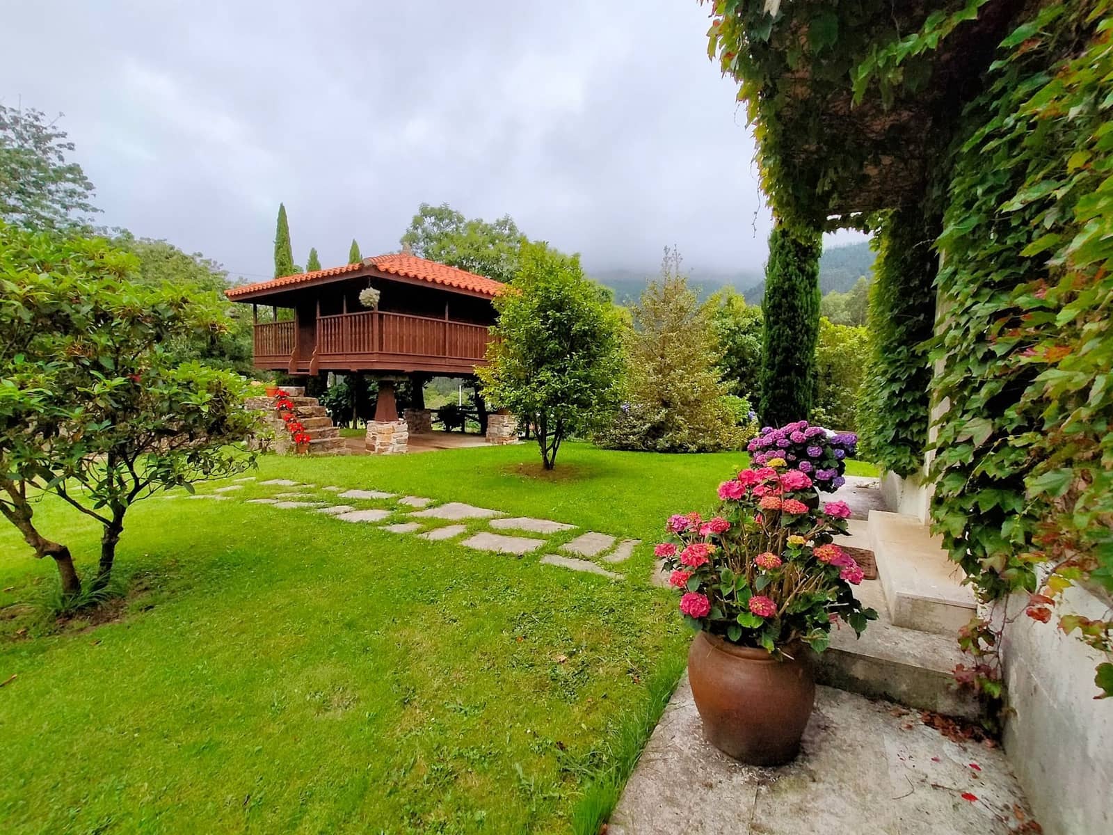 7 bedroom Villa for sale in Cudillero with garage - € 765,000 (Ref: 9610851)