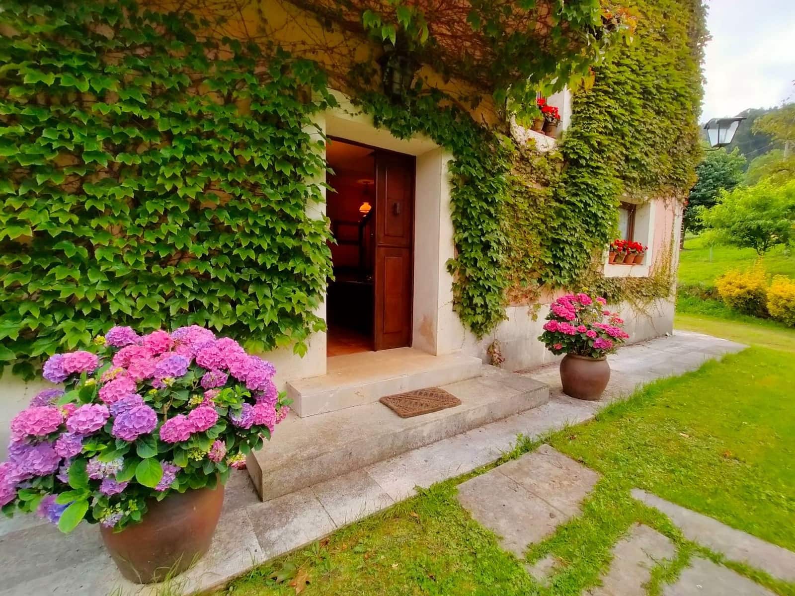 7 bedroom Villa for sale in Cudillero with garage - € 765,000 (Ref: 9610851)