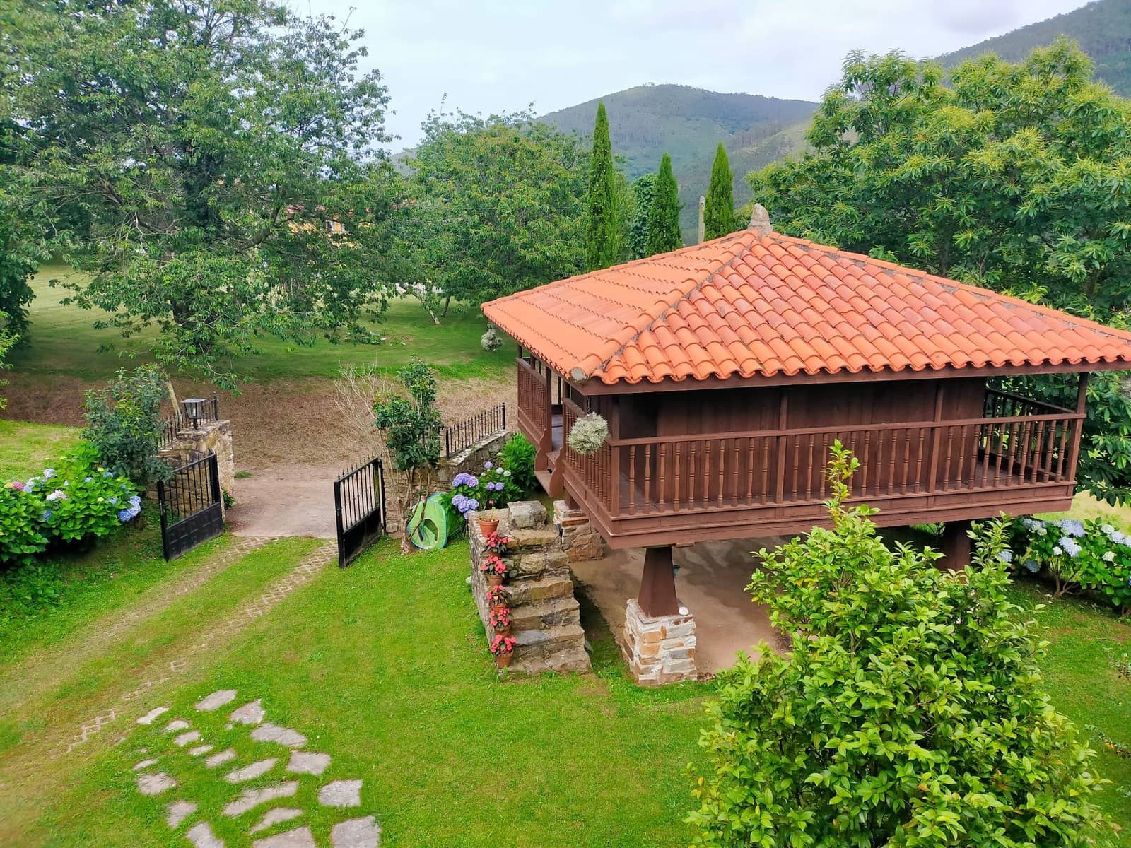 7 bedroom Villa for sale in Cudillero with garage - € 765,000 (Ref: 9610851)