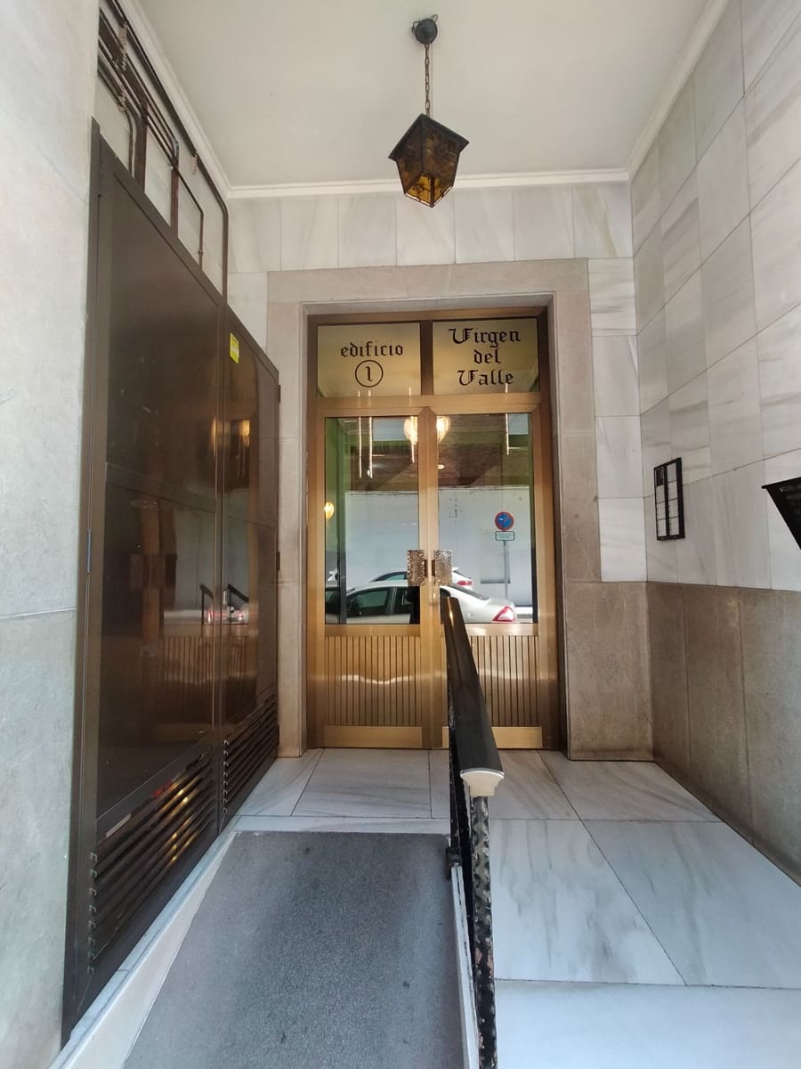 3 bedroom Flat for sale in Pravia with garage - € 135,000 (Ref: 9639113)