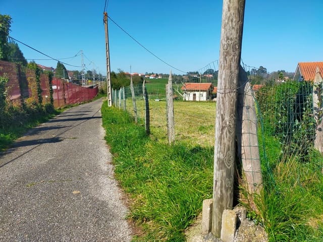 Grunde uden byggetilladelser til salg i Muros de Nalón - € 110.000 (Ref: 9694752)