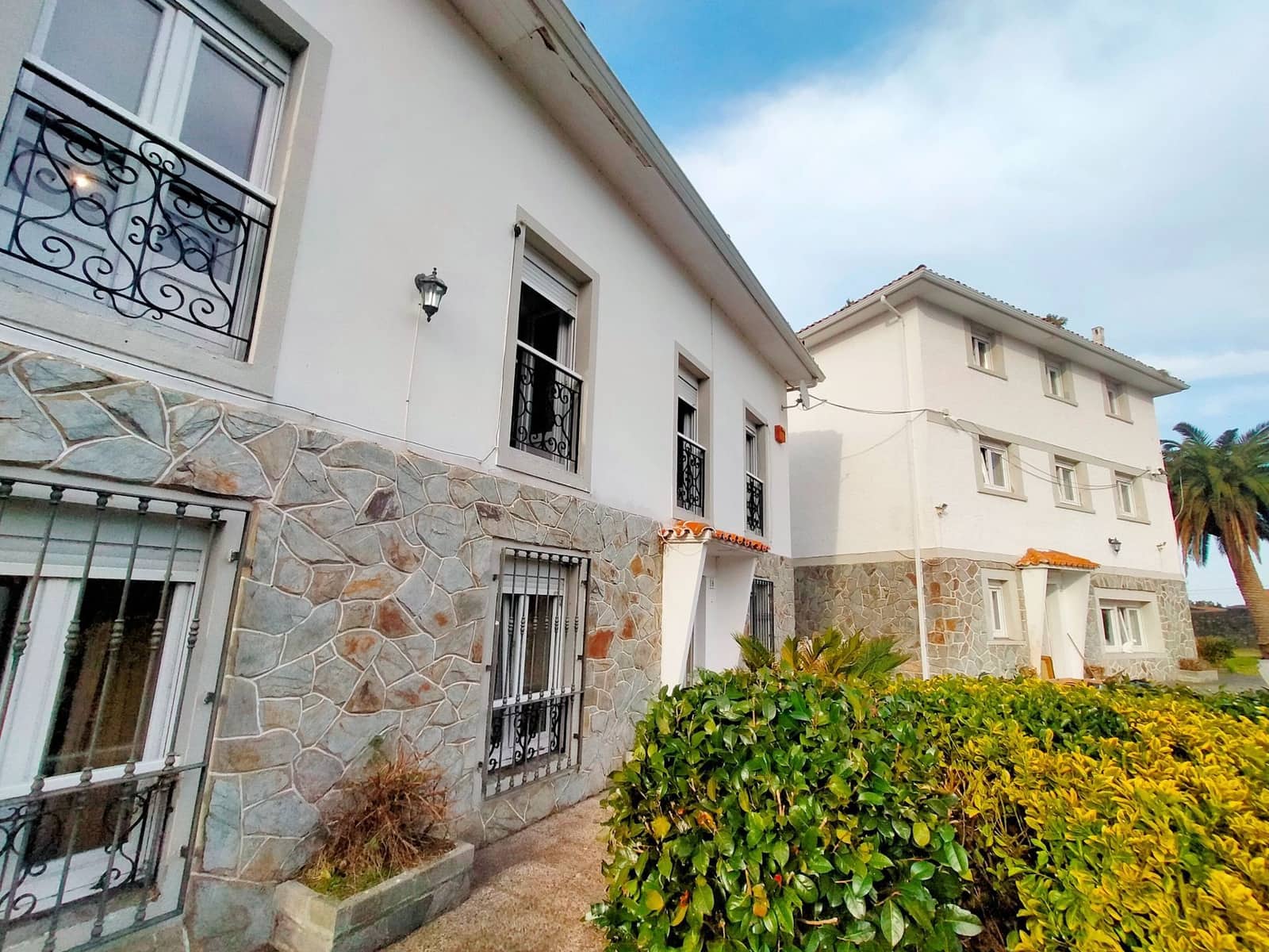 10 bedroom Villa for sale in Cudillero - € 690,000 (Ref: 9700477)