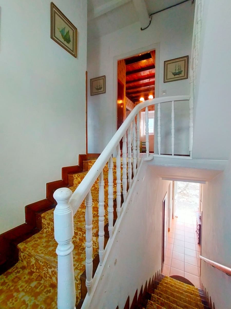 10 bedroom Villa for sale in Cudillero - € 690,000 (Ref: 9700477)