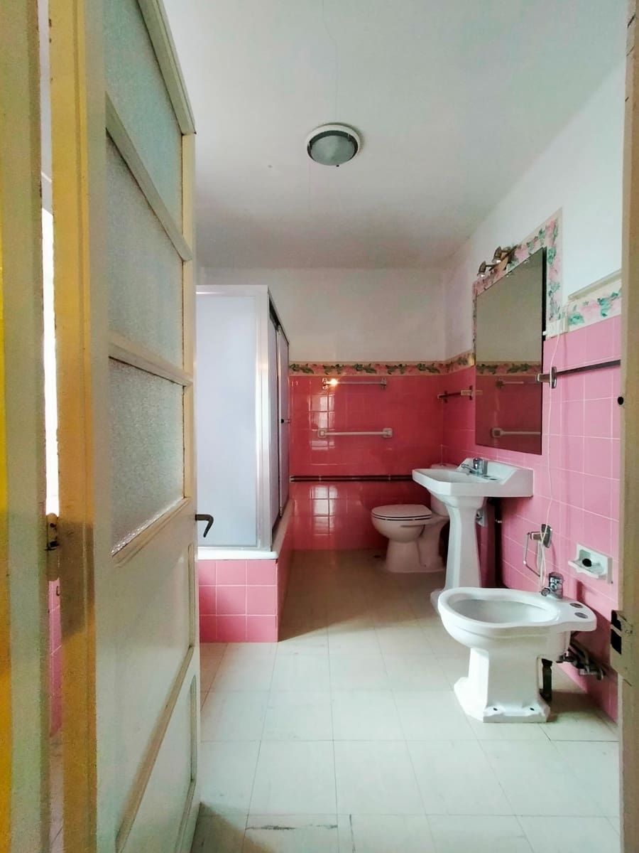 10 bedroom Villa for sale in Cudillero - € 690,000 (Ref: 9700477)