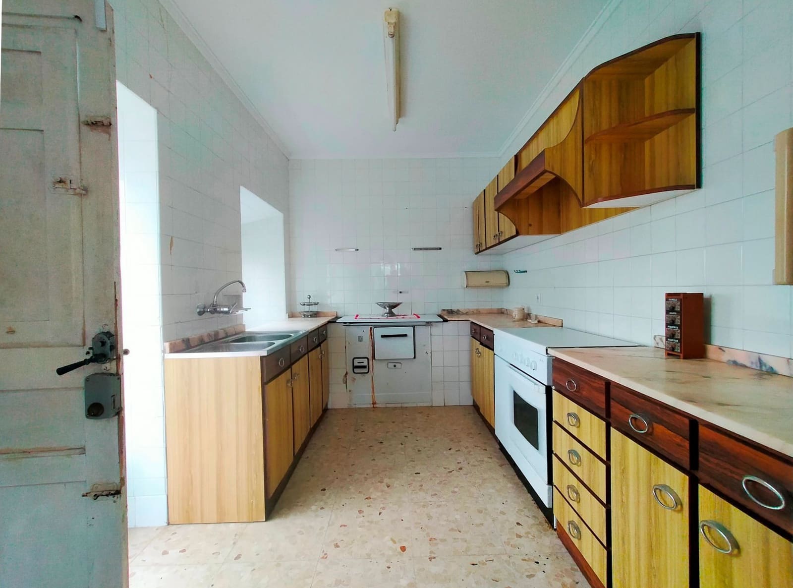 10 bedroom Villa for sale in Cudillero - € 690,000 (Ref: 9700477)