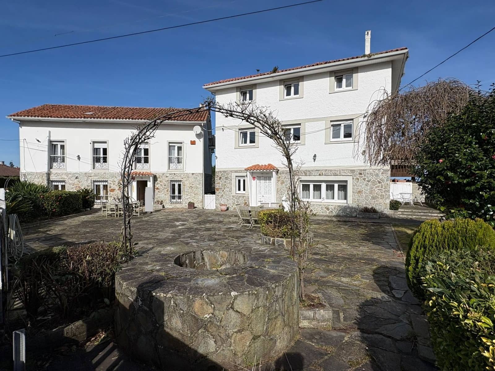 10 bedroom Villa for sale in Cudillero - € 690,000 (Ref: 9700477)