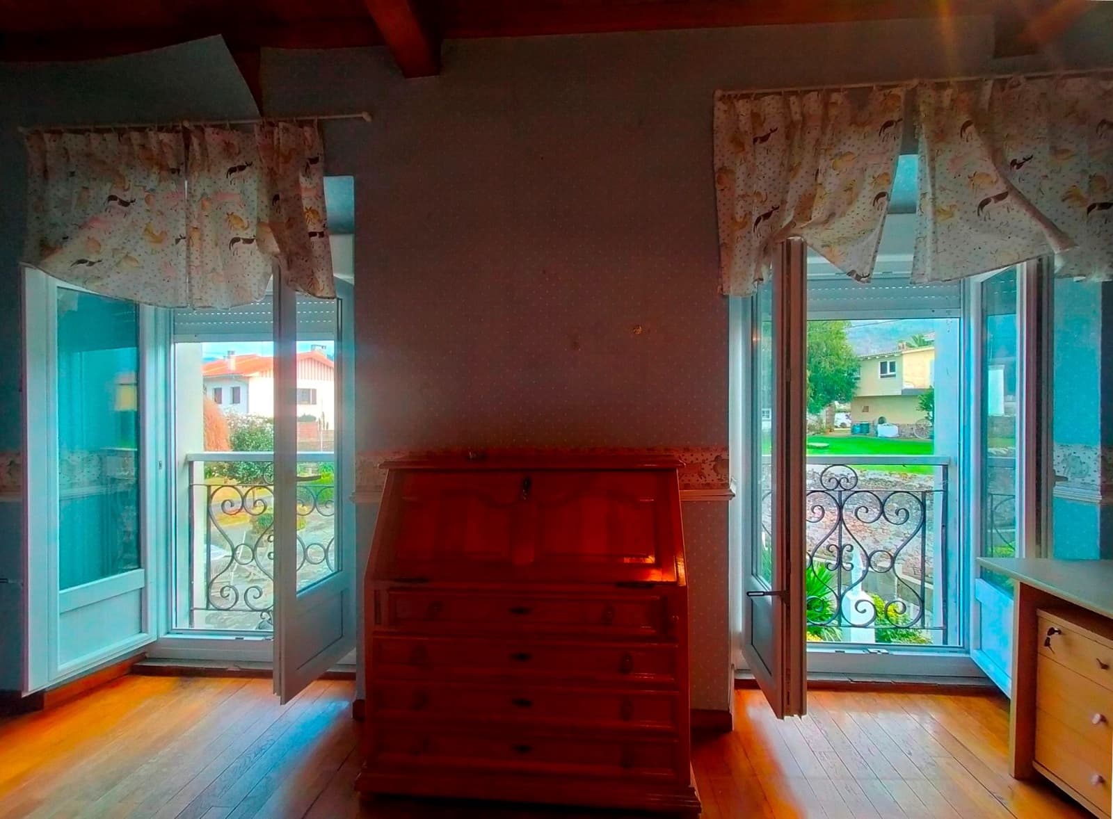 10 bedroom Villa for sale in Cudillero - € 690,000 (Ref: 9700477)