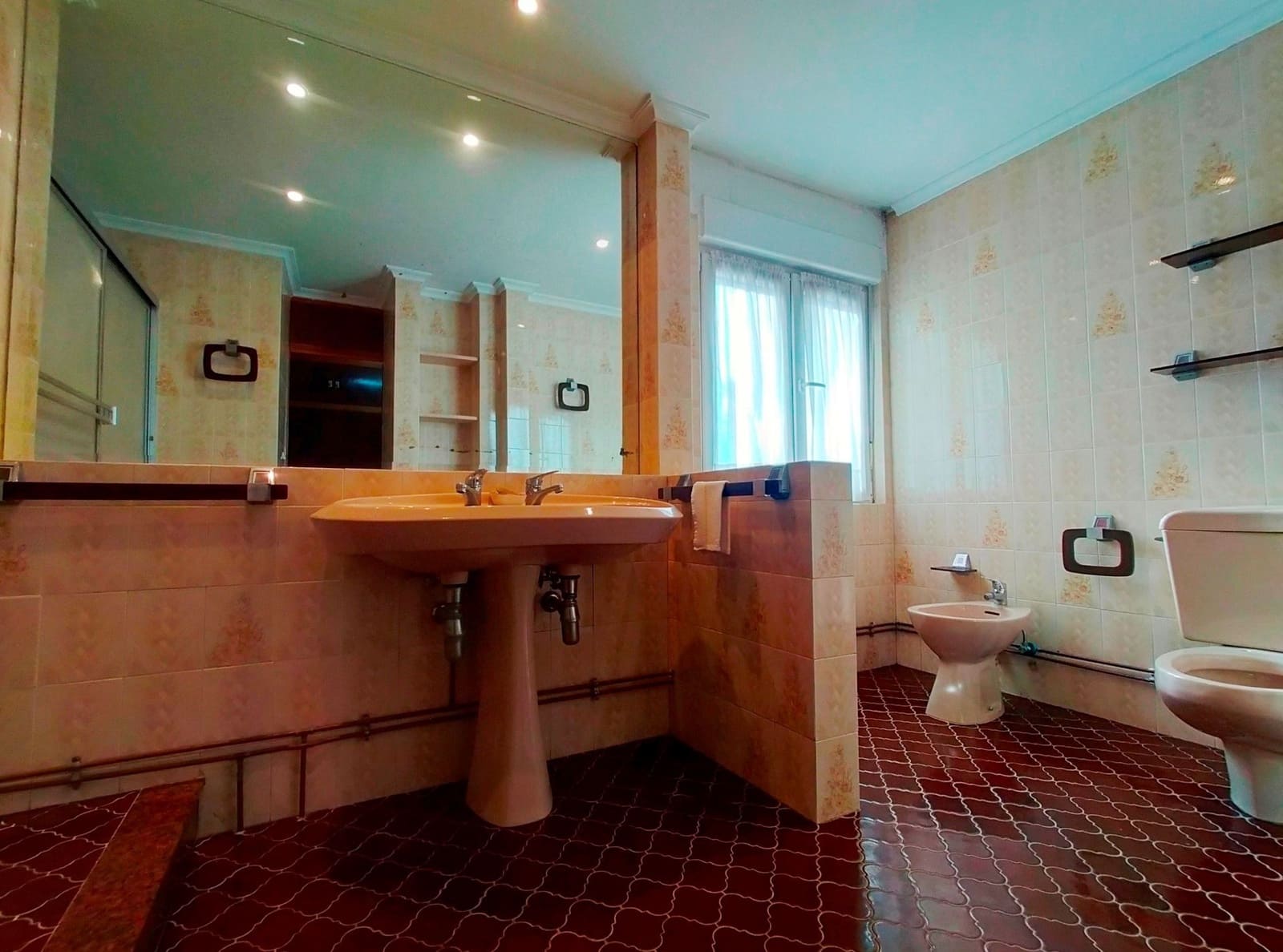 10 bedroom Villa for sale in Cudillero - € 690,000 (Ref: 9700477)