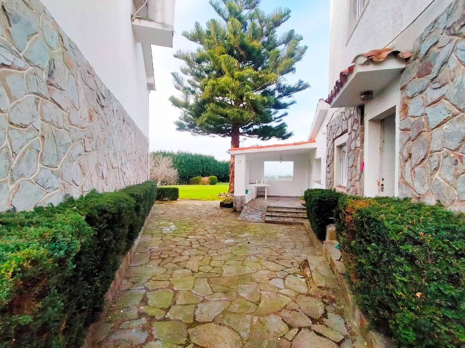 10 bedroom Villa for sale in Cudillero - € 690,000 (Ref: 9700477)