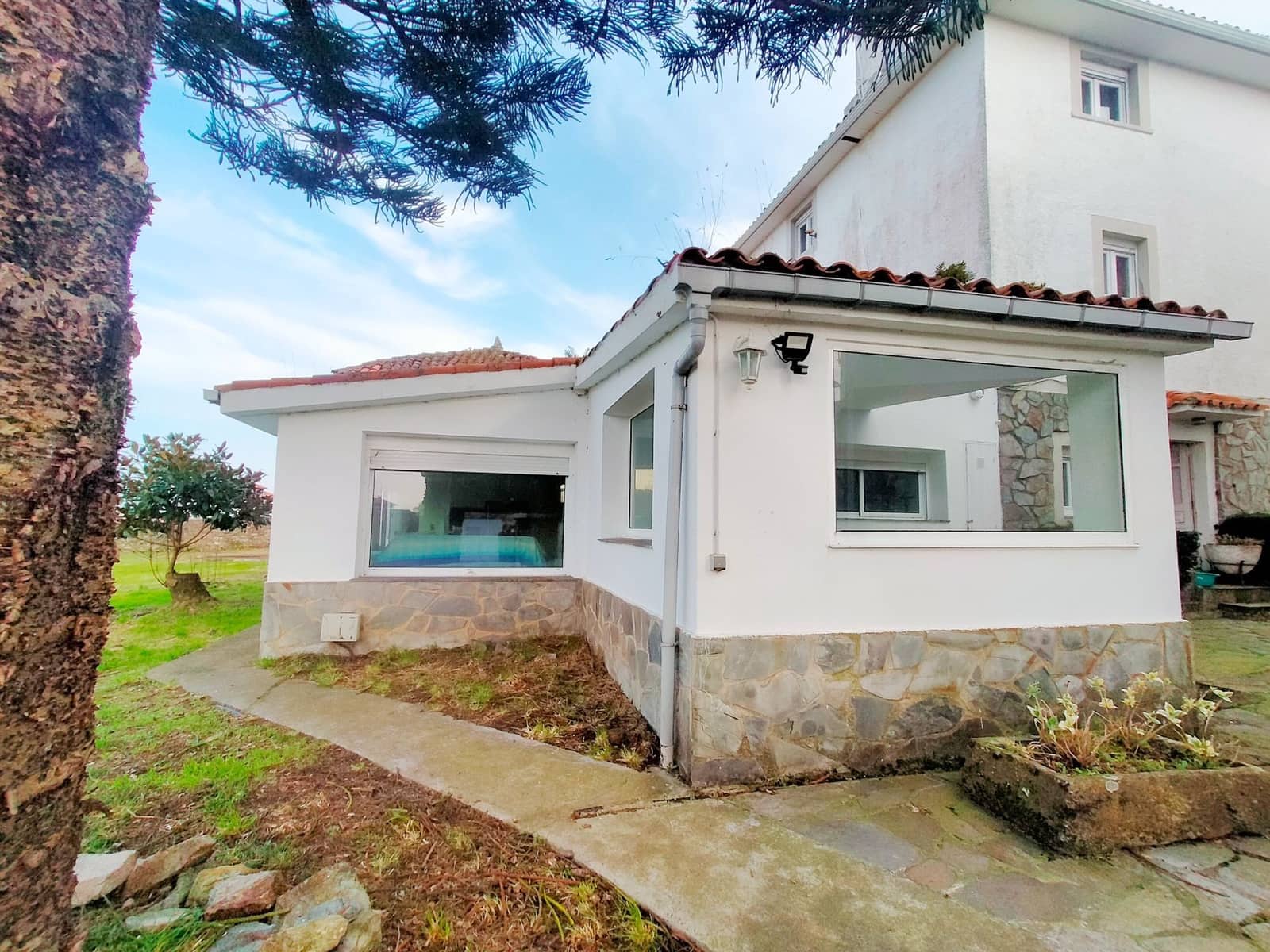 10 bedroom Villa for sale in Cudillero - € 690,000 (Ref: 9700477)