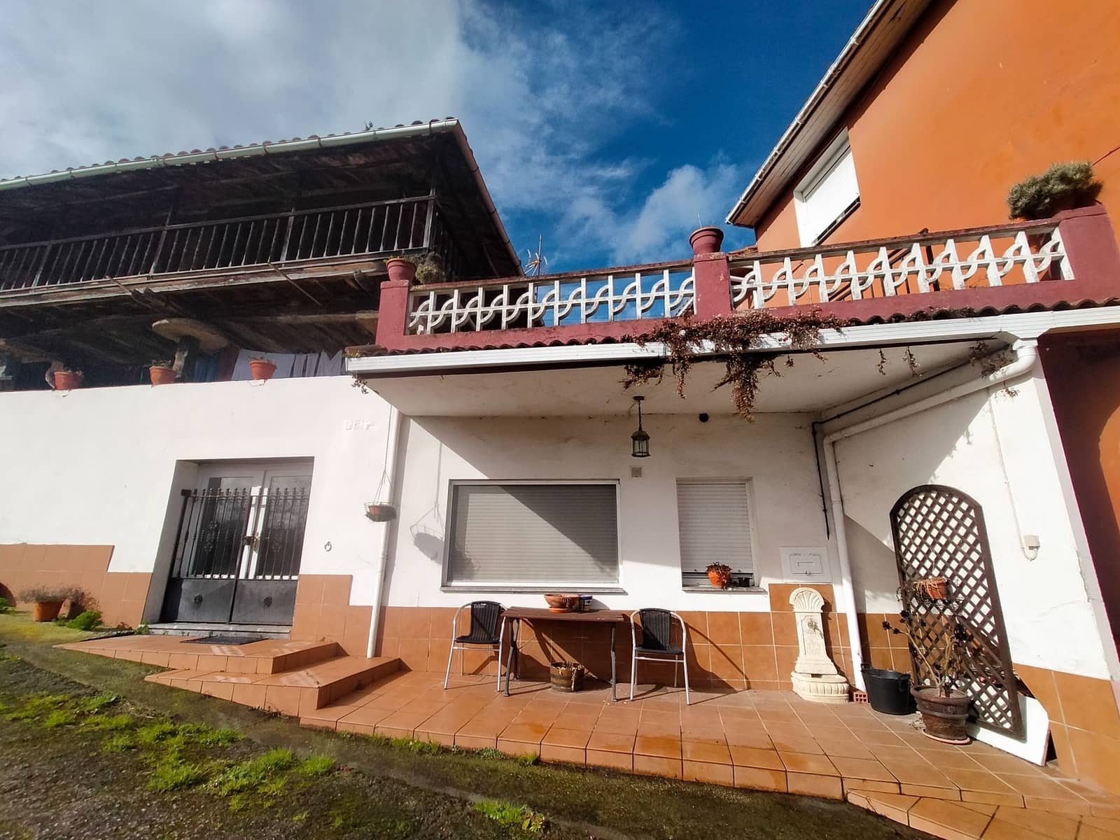 6 bedroom Townhouse for sale in Pravia with garage - € 225,000 (Ref: 9711130)