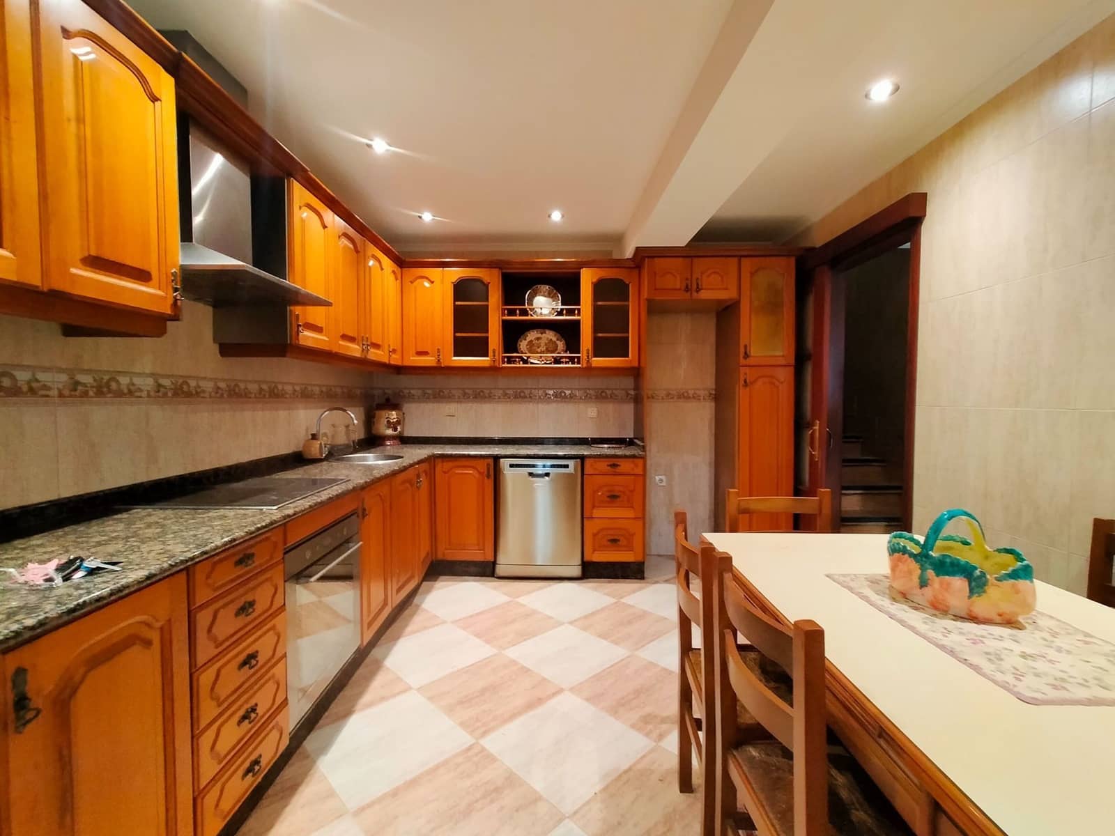 6 bedroom Townhouse for sale in Pravia with garage - € 225,000 (Ref: 9711130)