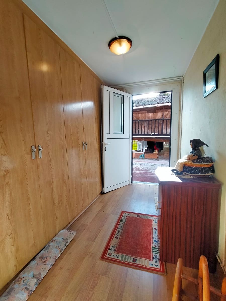 6 bedroom Townhouse for sale in Pravia with garage - € 225,000 (Ref: 9711130)