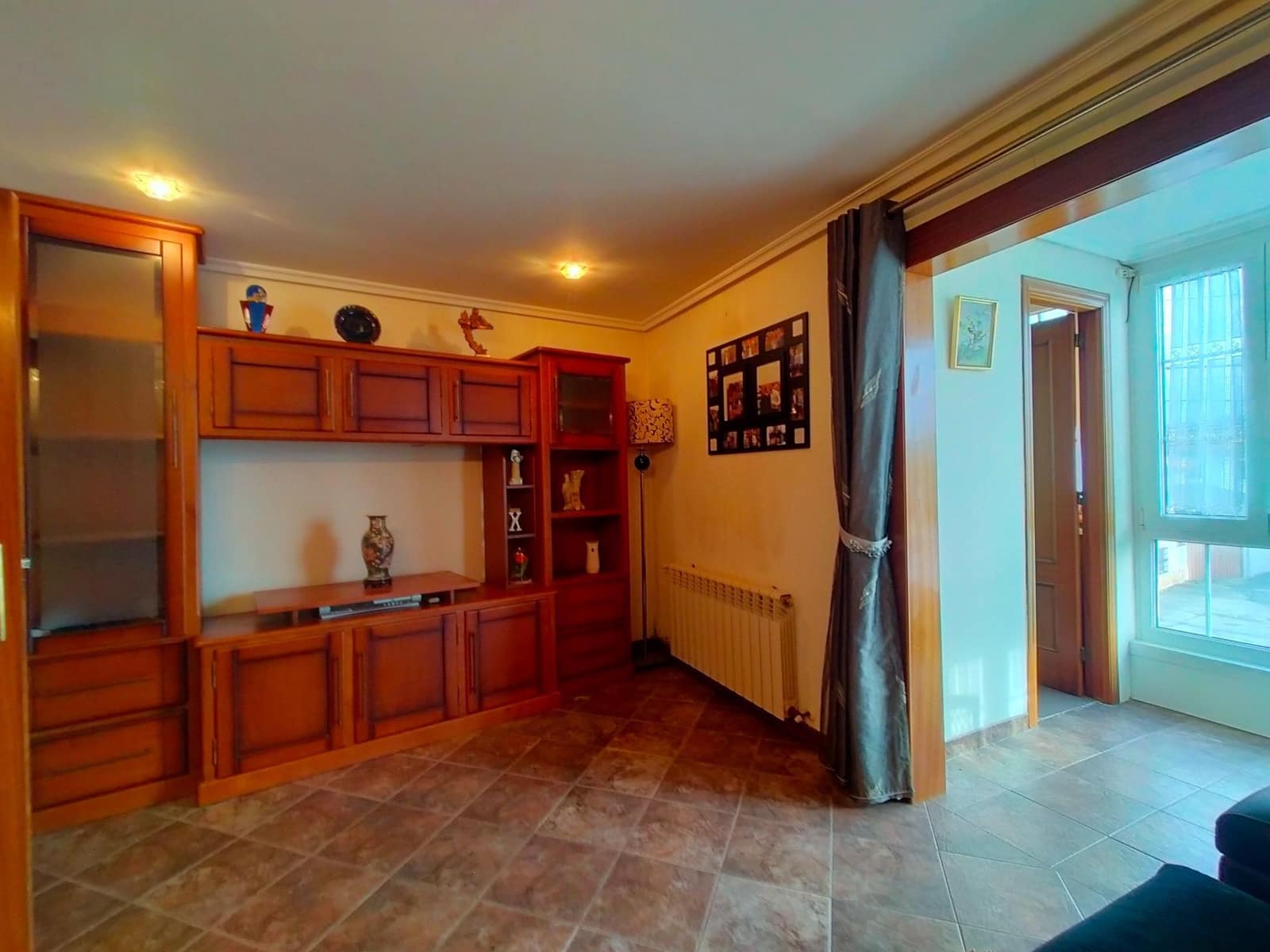 6 bedroom Townhouse for sale in Pravia with garage - € 225,000 (Ref: 9711130)