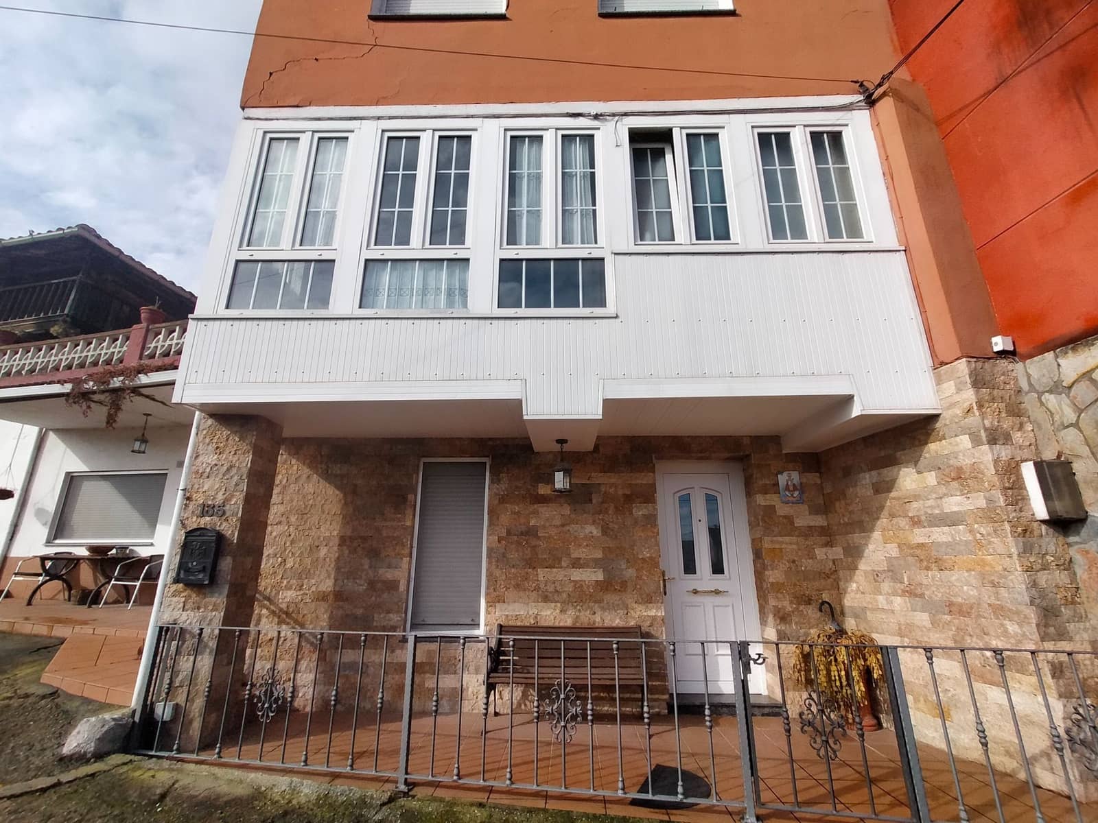 6 bedroom Townhouse for sale in Pravia with garage - € 225,000 (Ref: 9711130)