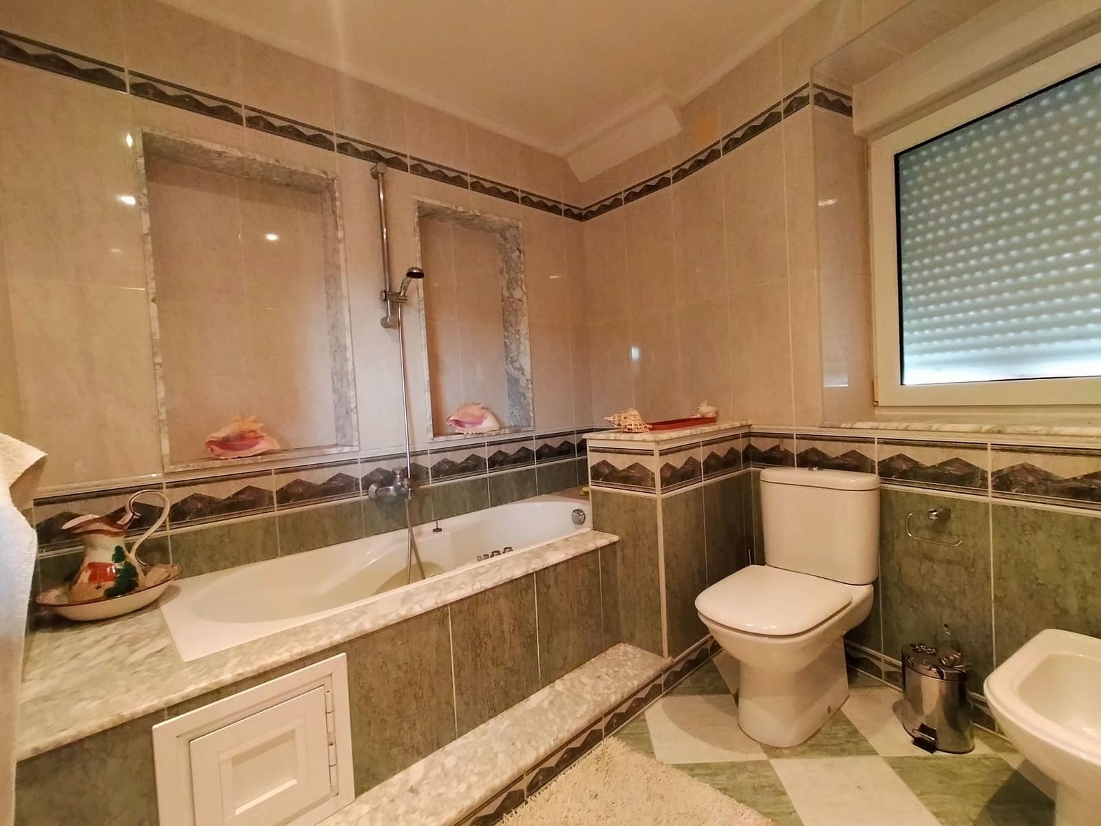 6 bedroom Townhouse for sale in Pravia with garage - € 225,000 (Ref: 9711130)