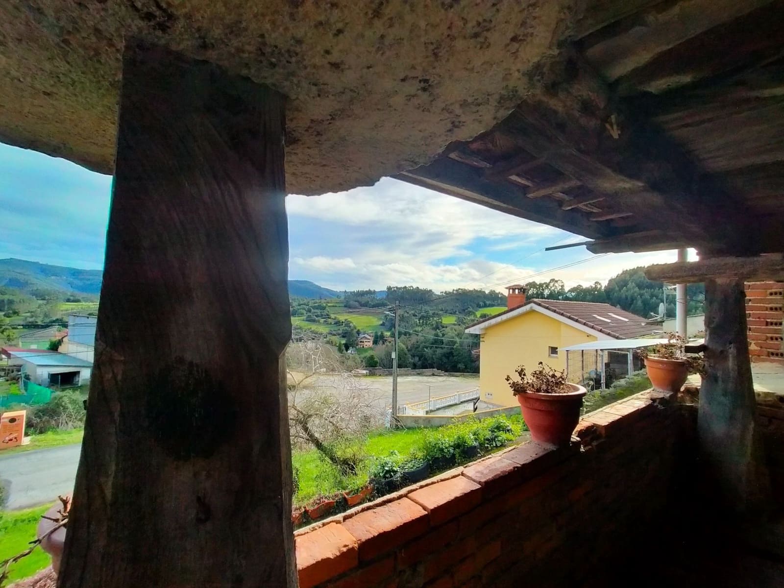 6 bedroom Townhouse for sale in Pravia with garage - € 225,000 (Ref: 9711130)