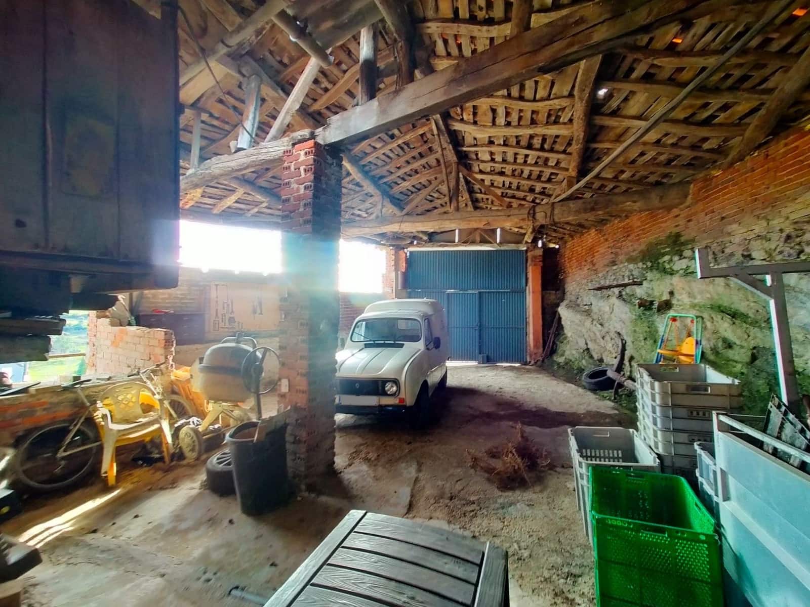 6 bedroom Townhouse for sale in Pravia with garage - € 225,000 (Ref: 9711130)