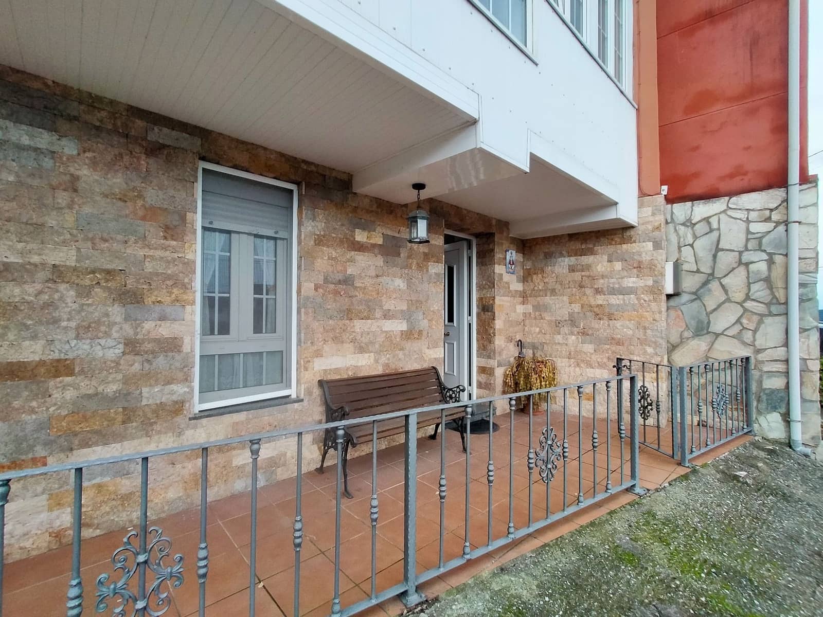 6 bedroom Townhouse for sale in Pravia with garage - € 225,000 (Ref: 9711130)