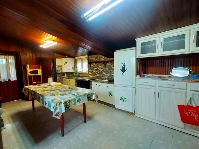 4 slaapkamer Villa te koop in Pravia met garage - € 158.000 (Ref: 9758548)