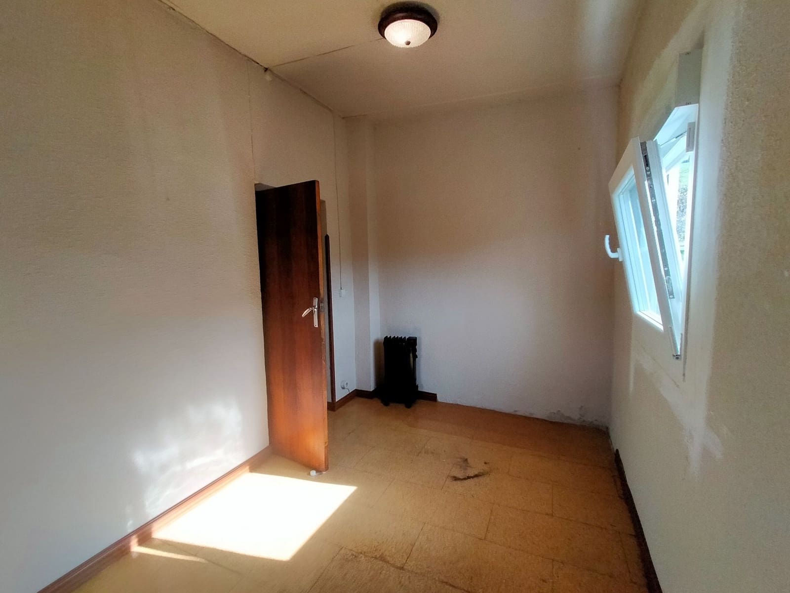 Casa de 2 habitaciones en Soto del Barco en venta con garaje - 120.000 € (Ref: 9813684)