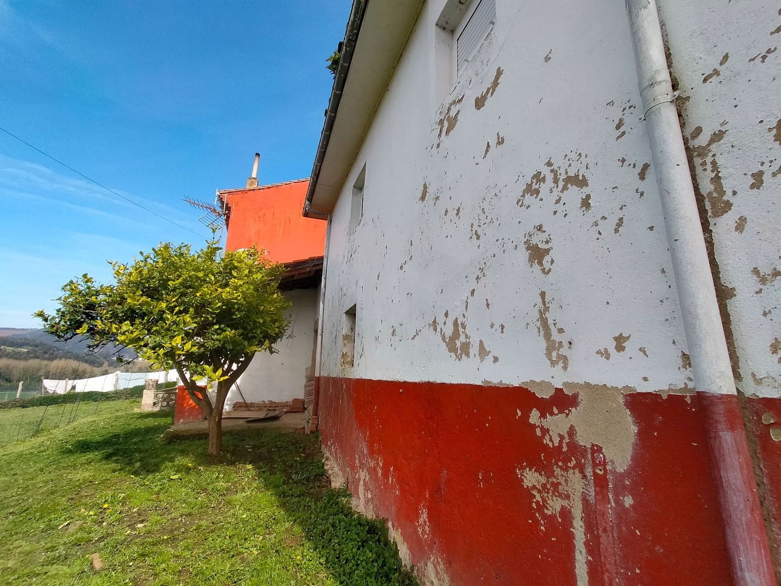 Casa de 2 habitaciones en Soto del Barco en venta con garaje - 120.000 € (Ref: 9813684)