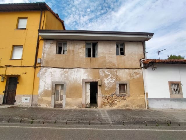 Halfvrijstaande villa te koop in Pravia - € 40.000 (Ref: 9962033)